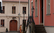 Blick vorbei am Rathaus zur Alten Posthalterei, Foto: Stadt Beelitz