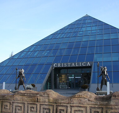 Cristalica Kingdom - Glass Pyramid in Döbern