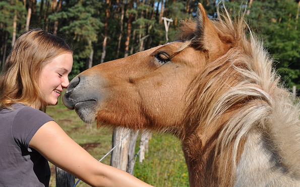 Pferde füttern und reiten, Foto: Elke Melchert