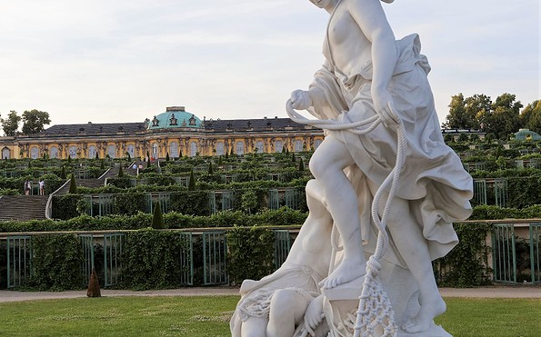 Statue im Park Sanssouci in Potsdam, Foto: PMSG/ André Stiebitz