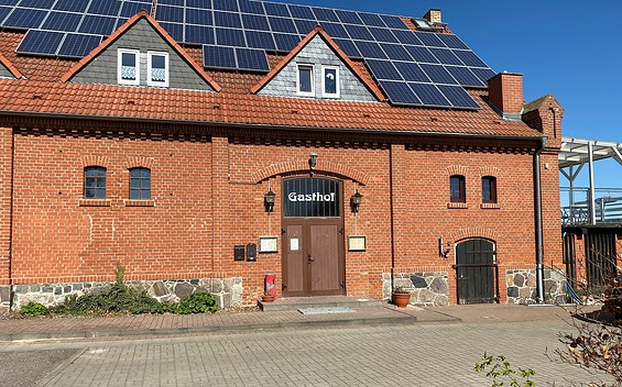 Eingang Gaststätte zum alten Schafstall Grünow, Foto Alena Lampe (BY-NC-ND)