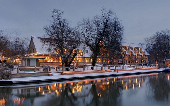 Restaurant und Hotel im Winter, Foto: Strandhaus Spreewald Boutique Resort &amp; Spa