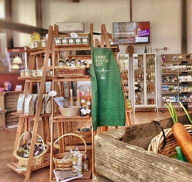 Regio-Shop at Altlandsberg manor house (regional products)