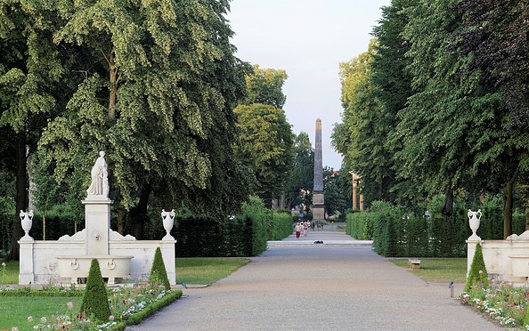 Obelisk im Park Sanssouci (c) SPSG PMSG André Stiebitz