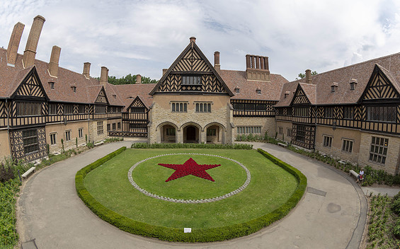 Innenhof Schloss Cecilienhof (c) PMSG SPSG André Stiebitz