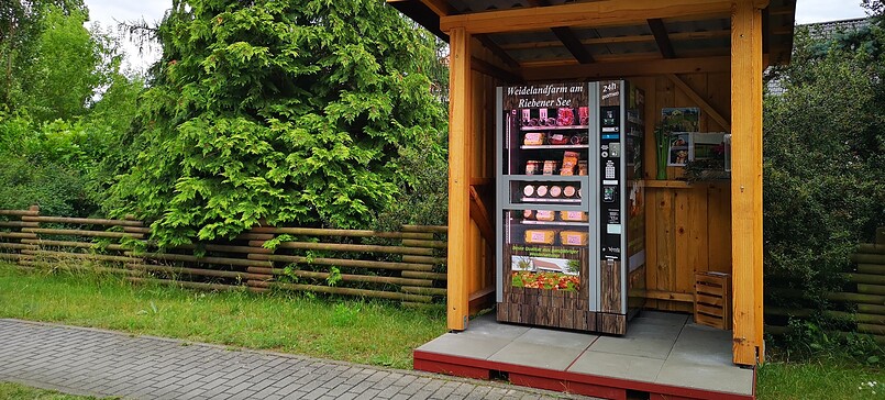 Vending maschine from Weidelandfarm at Riebener See