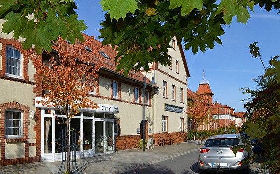 Aussenansicht Eingang City Hotel