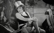 Marlene Dietrich spielt die Hauptrolle in &quot;Der blaue Engel&quot;, Foto: Friedrich-Wilhelm-Murnau-Stiftung
