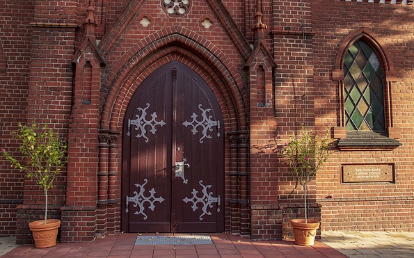 Katholische Kirche &quot;Corpus Christi&quot; Döbern, Foto: TMB-Fotoarchiv/ScottyScout