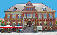Das Calauer Rathaus befindet sich direkt am Marktplatz im Herzen der Innenstadt, Foto: Stadt Calau / Jan Hornhauer