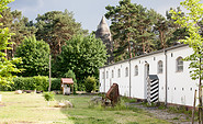Ehemalige Pferdeställe mit Spitzbunker, Foto: J. Marzecki