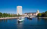 Hybridschiff &quot;MS Schwielowsee und Dampfschiff &quot;Gustav&quot; im Hafen Potsdam, Foto: Weisse Flotte Potsdam GmbH