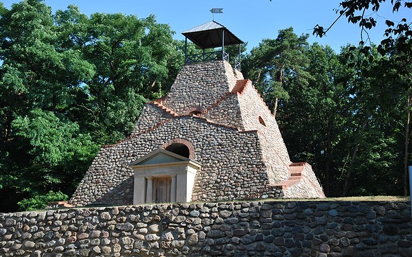 Feldsteinpyramide Garzau-Garzin, Foto: Stadt Strausberg