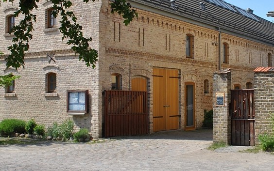 Street view of the Storchenhof, photo: Storchenhof Paretz