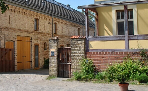 Street view of the Storchenhof, photo: Storchenhof Paretz