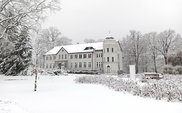 Schloss Klein Loitz im Winter, Foto: Romy Schneider Archiv / A. Rykov