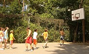 Basketball-Platz, Foto: Teikyo Foundation (Germany)