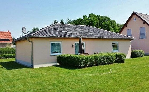 Hausansicht mit Terrasse, Foto: Michaela Maiwitz, Lizenz: Michaela Maiwitz