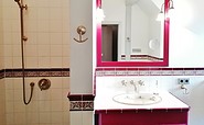 Badezimmer mit Dusche und WC, Foto: Ulrike Haselbauer, Lizenz: Tourismusverband Lausitzer Seenland e.V.
