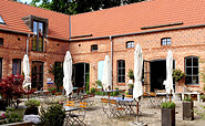 Gasthof zum Grünen Baum Innenhof im Sommer, Foto: Ulrike Hesse, Lizenz: Gasthof zum grünen Baum