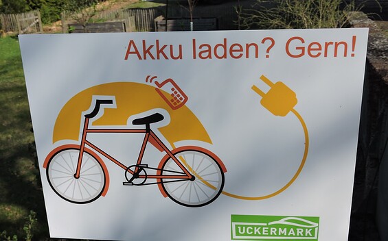 Akku laden, Foto: E. Meier, Foto: E. Meier, Lizenz: TI Lychen