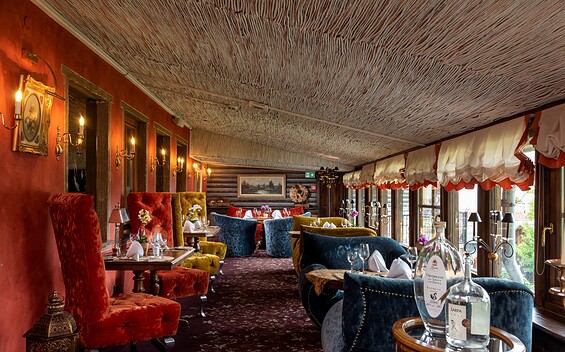 Esszimmer im Fine Dining Restaurant Sandak, Foto: visionphotos, Lizenz: Wellnesshotel Seeschlößchen-Privat-SPA & Naturresort