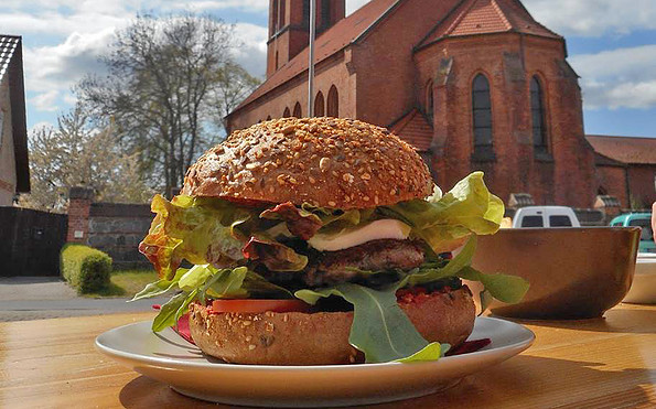 Burger im Biergarten, Foto: Spieß-Burger