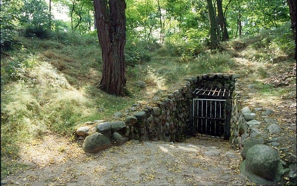 Eingang zum bronzezeitlichen Königsgrab Seddin