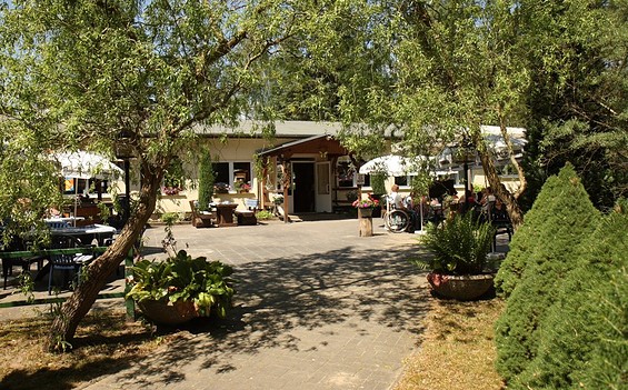 Hotel, Pension & Café "Am Zenssee" - Eingangsbereich, Foto: Amelow, Foto: R. Amelow, Lizenz: R. Amelow