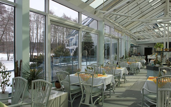 Restaurant im Wintergarten am Hotel Fährkrug, Foto: Alena Lampe