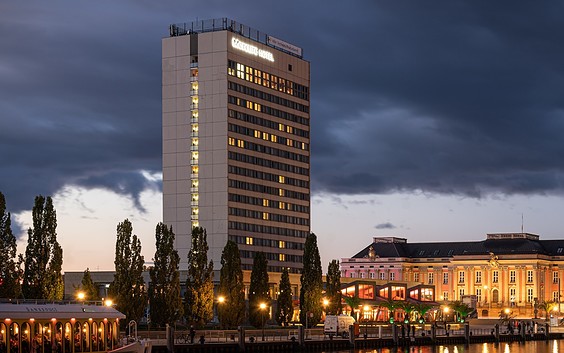 Hotel Mercure bei Nacht , Foto: Eric Kemnitz , Lizenz: Eric Kemnitz