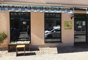 Bio Deli-Markt 3 Haselnüsse - Café