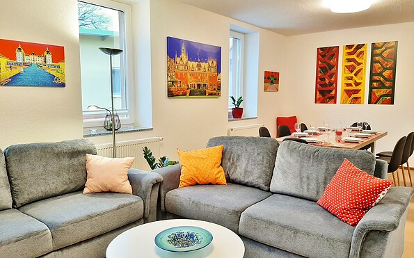 Ferienapartment Suite, Wohnzimmer mit gemütlicher Sitzecke, Foto: Ulrike Haselbauer, Lizenz: Tourismusverband LSL e.V.