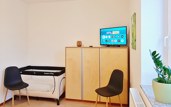 Ferienapartment Suite, 2. Schlafzimmer mit Aufbettung für Kleinkinder, Foto: Ulrike Haselbauer, Lizenz: Tourismusverband LSL e.V.