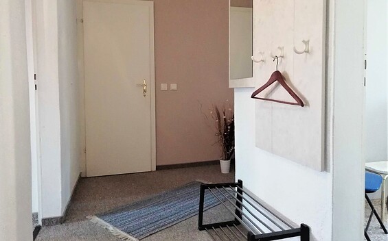 Flur mit Garderobe, Foto: Touristinformation Hoyerswerda, Lizenz: Tourismusverband LSL e.V.
