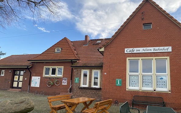 Café im alten Bahnhof Warnitz mit Touristinfo, Foto: Alena Lampe, Lizenz: Alena Lampe