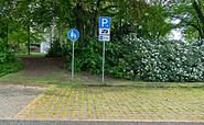 Wohnmobilstellplatz am Parkplatz Albert-Einstein-Straße, Foto: Dana Kersten, Lizenz: Tourismusverband Lausitzer Seenland e.V.