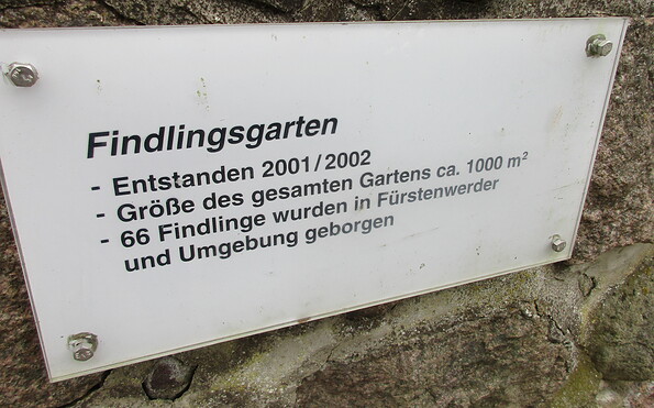 Infotafel Findlingsgarten Fürstenwerder, Foto: Anet Hoppe
