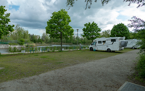 Wohnmobilstellplatz am Lausitzbad, Foto: Dana Kersten, Lizenz: Tourismusverband Lausitzer Seenland e.V.