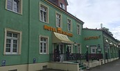 Hotel am Schloss Außenansicht Eingang, Foto: Seenland Oder-Spree/Angeline Piesche