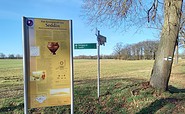 Kreuzung zum Königsgrab, Foto: Jeannette Küther, Lizenz: Tourismusverband Prignitz e.V.