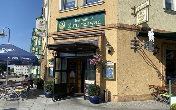 Restaurant Zum Schwan Eingang Prenzlau, Foto: Alena Lampe
