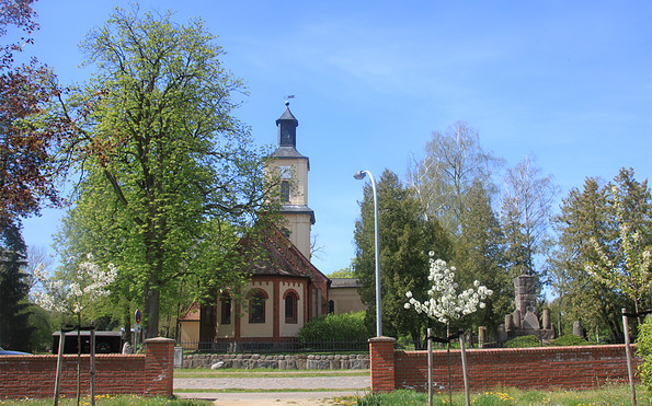Dorfkirche Wustrau, Foto: Rohrberg &amp; Steyer, Lizenz: ScottyScout