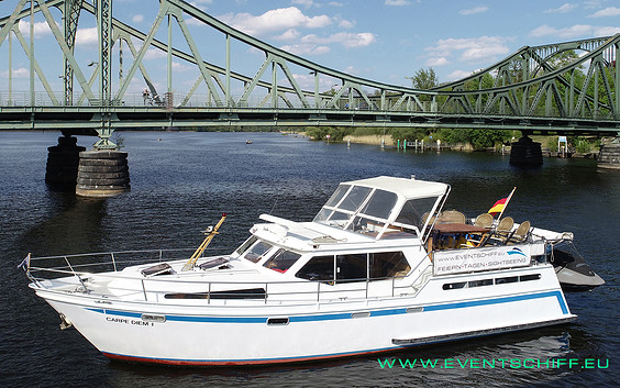 Glienicker Brücke (c) AHOI Yachting Winkler 2019, Foto: Günther Winkler, Lizenz: Günther Winkler