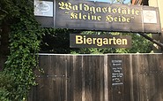 Waldgaststätte Kleine Heide Eingang Biergarten, Foto: Anet Hoppe