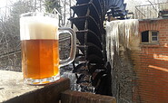 Bier und Wasserrad, Foto: Jana Rogozinski