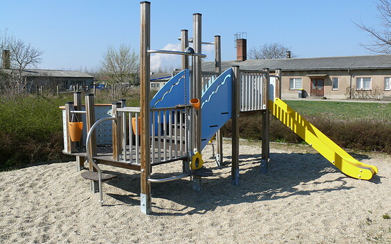 Spielplatz in Grießen, Foto: N. Mucha, Lizenz: Amt Peitz
