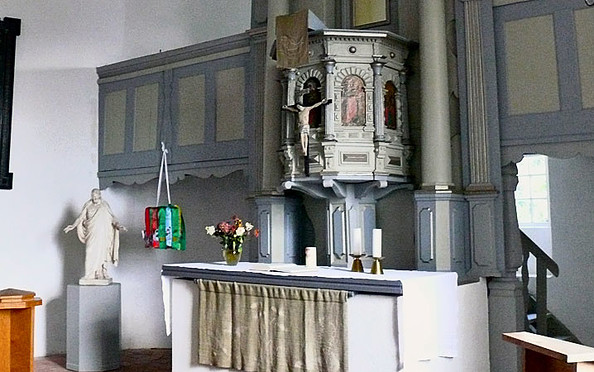 Altar der Evangelische Kirche Tauer, Foto: N. Mucha, Lizenz: Amt Peitz