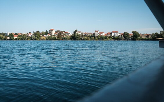 Auf der Strausseefähre, Foto: Christoph Creutzburg, Lizenz: Seenland Oder-Spree