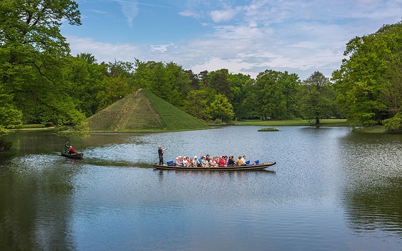 Branitz Castle Park in Cottbus - Tumulus, burial site of Fürsten von Pückler-Muskau, Foto: Steffen Lehmann, Lizenz: TMB-Fotoarchiv